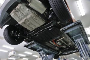 Шумоизоляция днища автомобиля под ключ: что входит в услугу