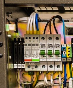 Электромонтажные работы: безопасность и комфорт вашего дома