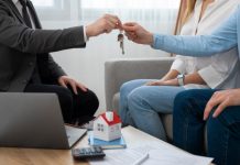 Динамика продаж квартир по ДДУ в РФ побила исторический минимум в 2025 году