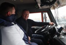 Губернатор Бочаров за рулем спецтехники испытал новый обход Волгограда