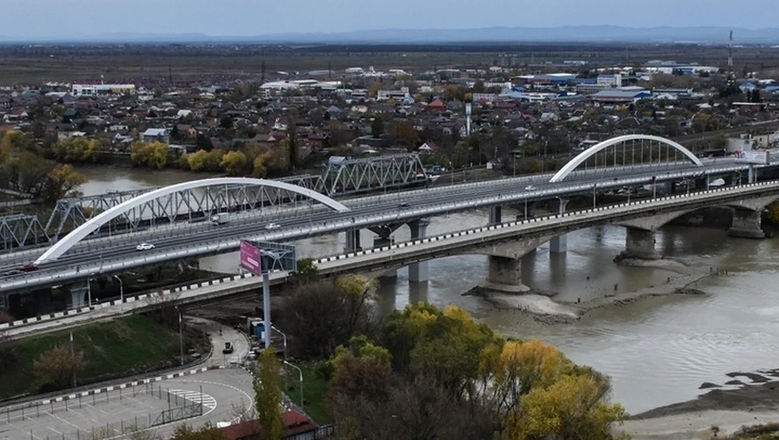 Инженеры объяснили вибрации Яблоновского моста его конструктивными особенностями