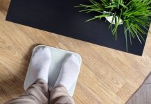 Как пользоваться электронными весами: настроить, проверить точность и подключить к смартфону