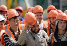 Долю мигрантов на стройках ограничили в России