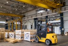 Ирек Файзуллин отметил работу по замене лифтов в Нижегородской области