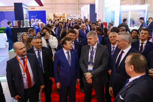 Сибирская строительная неделя-2026: форум «Стратегии ускорения темпов строительства» определяет векторы развития отрасли