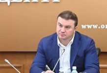 Новый шинный завод за 50 миллиардов Мантуров обсудил с омским губернатором