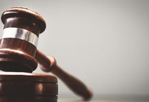 В Кузбассе руководителей стройфирмы обвиняют в хищениях при строительстве моста