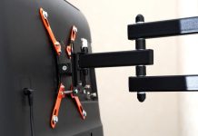 Как снять телевизор с кронштейна: все способы