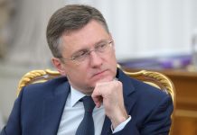 Новак поручил подготовить разбор ситуации в строительстве и автоотрасли