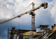 Объем запуска новых жилищных проектов в России вырос в полтора раза