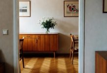 Старый паркет в сталинке: циклевать, красить или менять