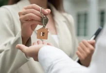 Женщины чаще мужчин покупают жилье до брака