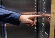 «Ъ»: доля китайских лифтов на рынке России выросла до 23,3% в 2026 году