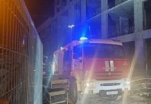 Пожарные спасли 30 рабочих во время ЧС на стройке в Новосибирске