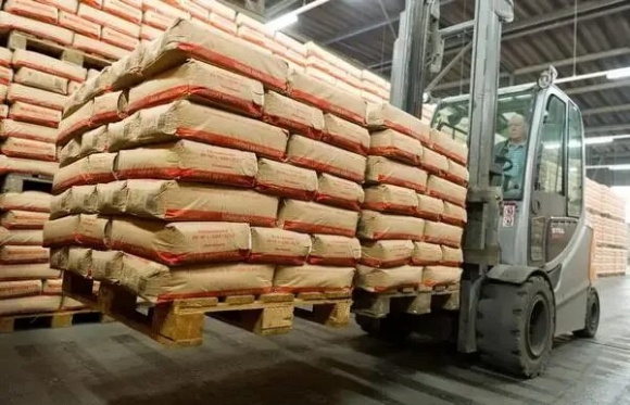 Проведена первая биржевая сделка с цементом на Петербургской Бирже