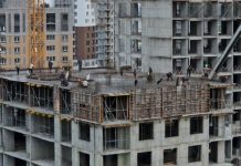 «Самолет» садится вслепую: как федеральный девелопер подставляет власти Владивостока