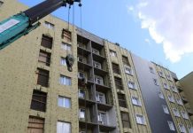 В Иркутске продолжается строительство жилого комплекса для переселенцев из аварийного жилья