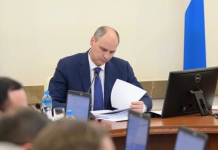 Денис Паслер проверил ход ремонта дорог в родном Североуральске