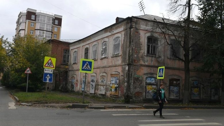 В Новосибирске планируют расселить 11 аварийных домов в четырех районах