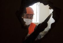 В Новосибирске снесли столетний дом в историческом центре