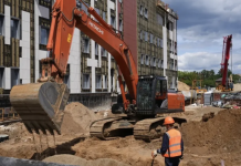 Воробьёв рассказал о ходе строительства больницы в Балашихе