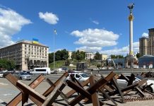 «Война орденов»: почему украинские политики отказываются от польских госнаград
