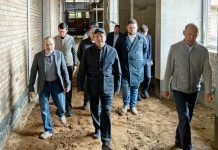 Ильсур Метшин посетил строящийся конноспортивный комплекс в поселке Мирный