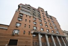 «Только закрытая продажа»: сколько может заработать Лурье на скандальной квартире Долиной