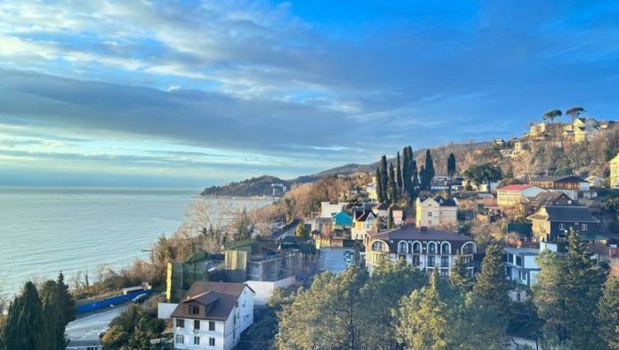 moratorij-na-stroitelstvo-nalozhili-v-gorah-sochi-c29294f.jpg