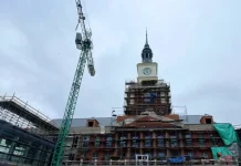 На 60-метровой башне кампуса в Калининграде установят часы