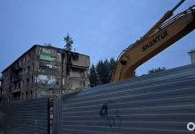 В городке Нефтяников сносят два аварийных дома