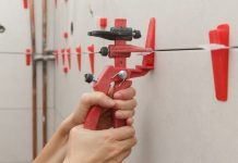 Система выравнивания плитки: что это такое и как с ней работать
