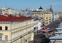 В Петербурге на 80% выполнили ремонт крыш на Невском проспекте