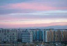 В Петербурге второй месяц растут объемы ввода жилья