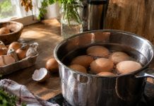 Яйца трескаются при варке: 6 мелочей, которые влияют на результат