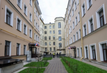 Льготные квартиры в Доме Бенуа получили участники программы
