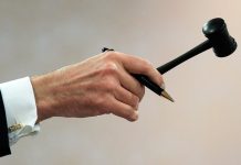 Мэрия выставила на аукцион два участка в центре Омска с домами под снос