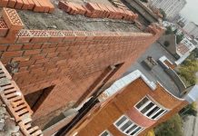 В Уфе продолжаются восстановительные работы в домах после атак БПЛА