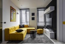 Ванная с ТВ и винным шкафом в яркой трешке 70 м² для айтишника