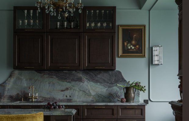 Вау-интерьер со старинным вайбом в новостройке 100 м²