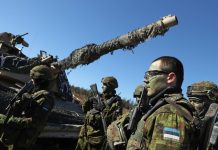 «Тешит самолюбие»: что известно о решении Эстонии перебросить войска к границе с Россией