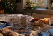 Чем заняться вдвоем дома: 20 идей без сериалов и доставки