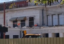 В Ялте начался снос зданий морского порта, где создадут развлекательную зону