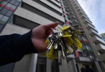 Жильцам аварийного дома в Приморье выдали новые квартиры