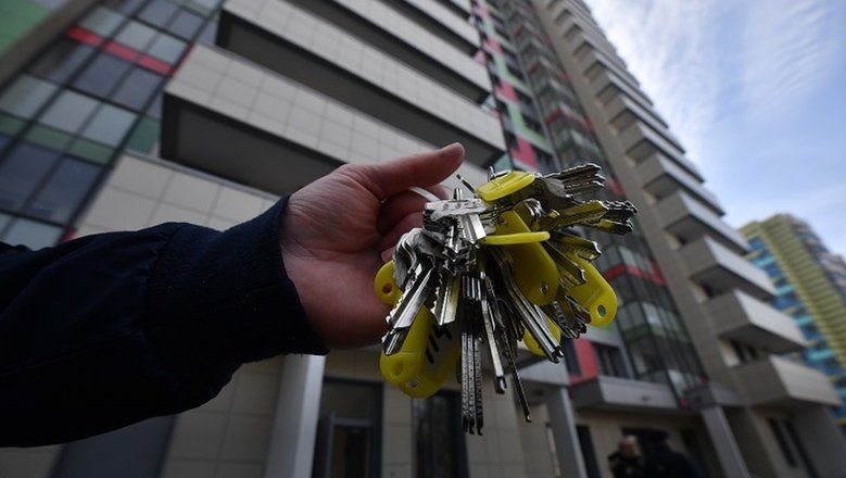 Жильцам аварийного дома в Приморье выдали новые квартиры